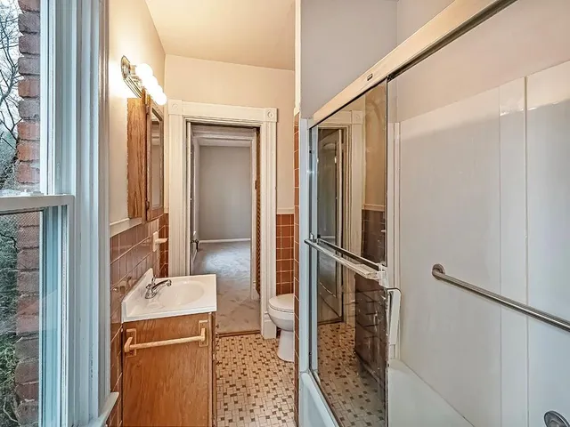 $200,000 | 229 Copperfield Avenue, Pittsburgh, PA 15210