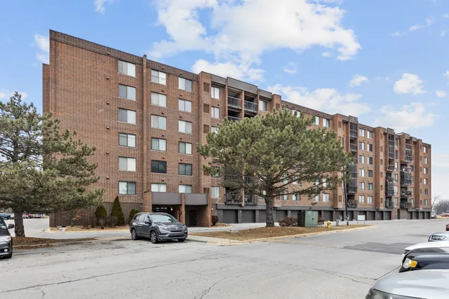 $63,000 | 500 Park Avenue, Unit 236, Calumet City, IL 60409
