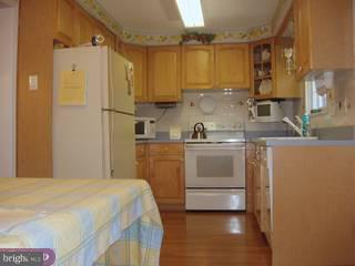 519 Maple Hill Road Havertown, PA 19083 - Photo 3 of 5