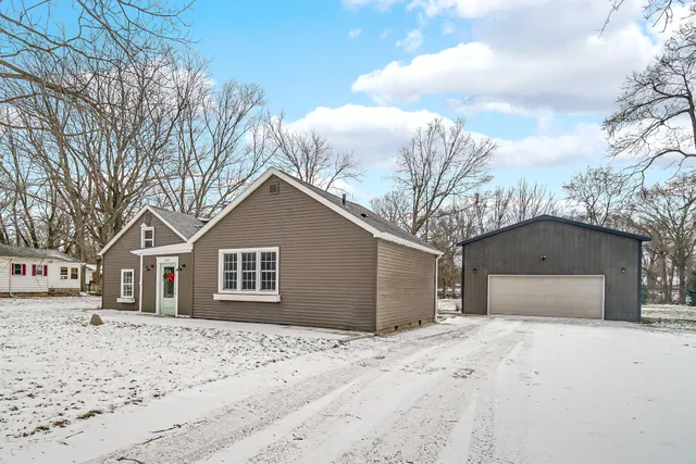 $269,900 | 1411 West Beam Street, Chesterton, IN 46304