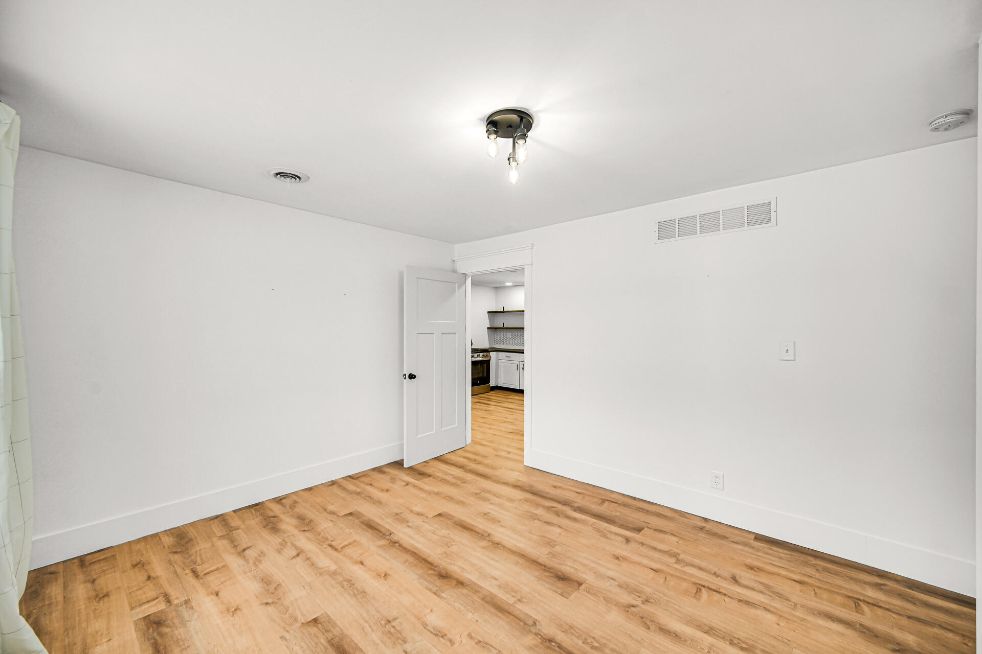 1411 West Beam Street Chesterton, IN 46304 - Photo 13 of 20 1920x1280