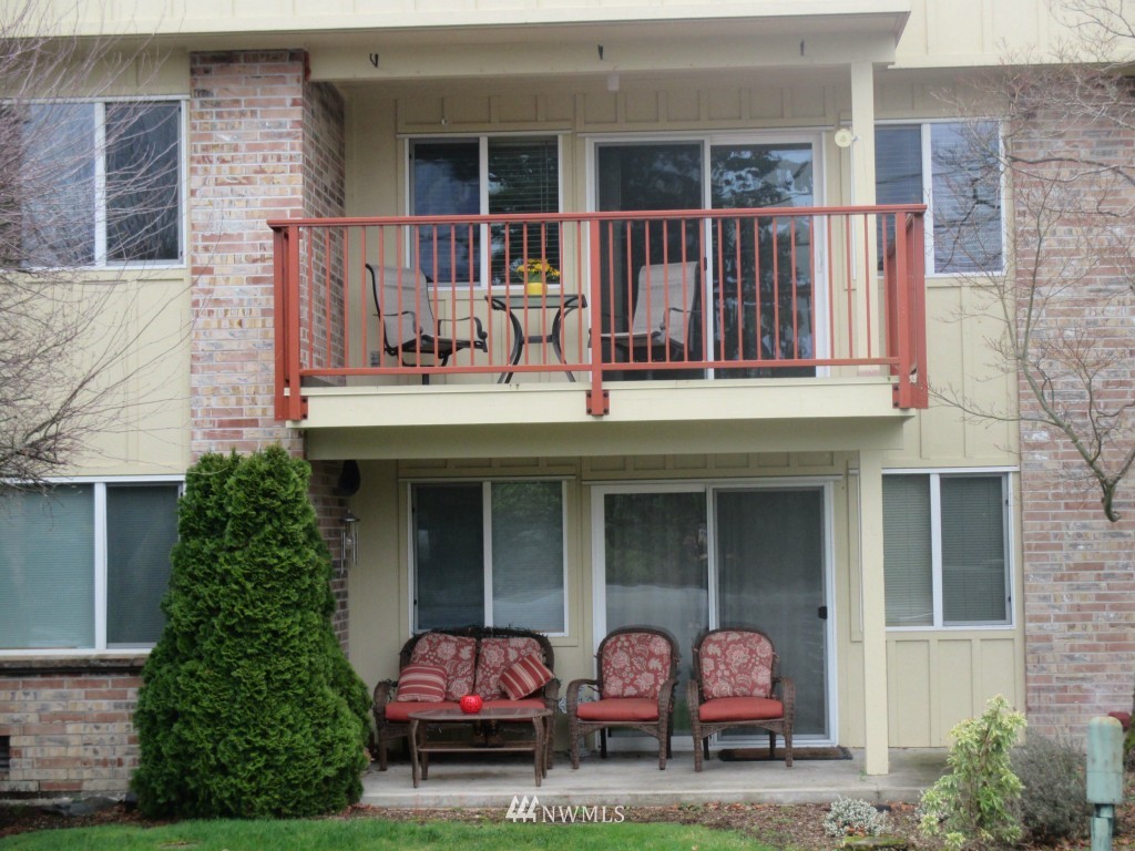 335 Heather Road, Unit 306 Everett, WA 98203 - Photo 1 of 21