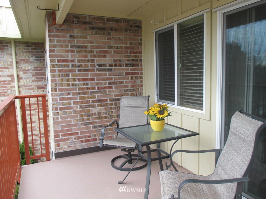 335 Heather Road, Unit 306 Everett, WA 98203 - Photo 5 of 21