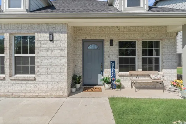 $1,950 | 5506 Cold Water Trail, Granbury, TX 76048