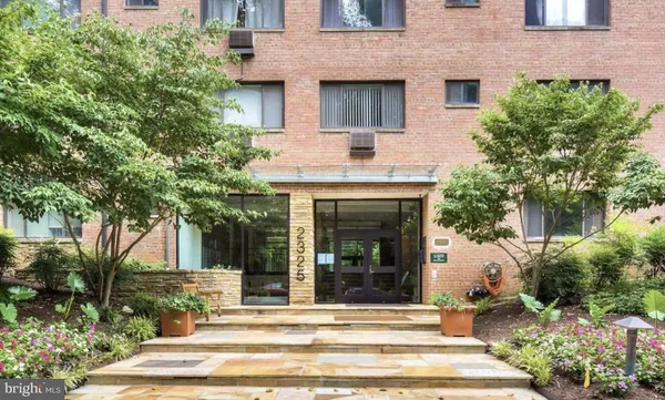 $2,200 | 2325 42nd Street Northwest, Unit 420, Washington, DC 20007