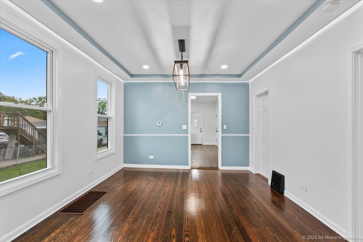 2745 Desplaines Street Blue Island, IL 60406 - Photo 5 of 23