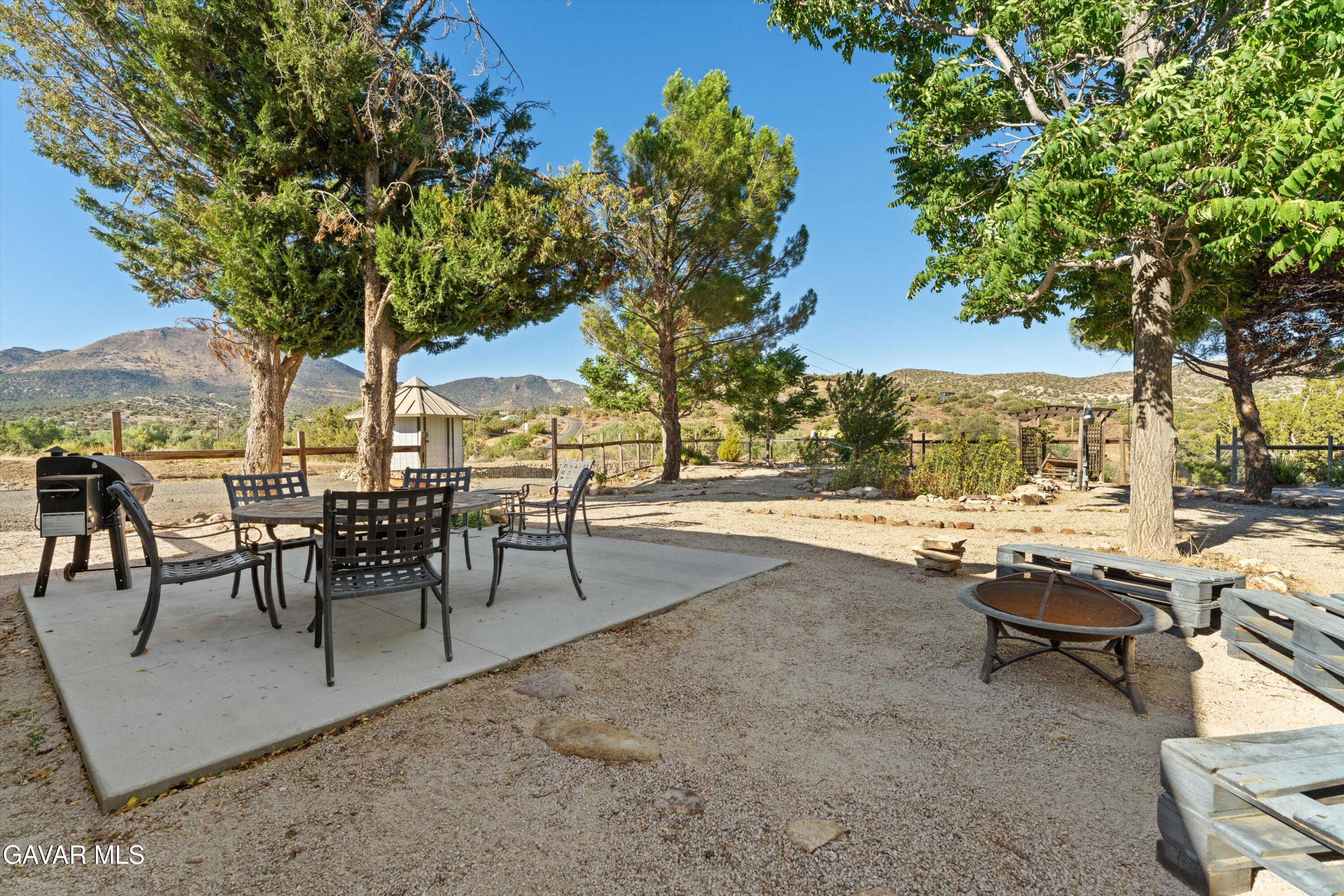 24977 Sand Canyon Road Tehachapi, CA 93561 - Photo 3 of 39 03-JYP09898