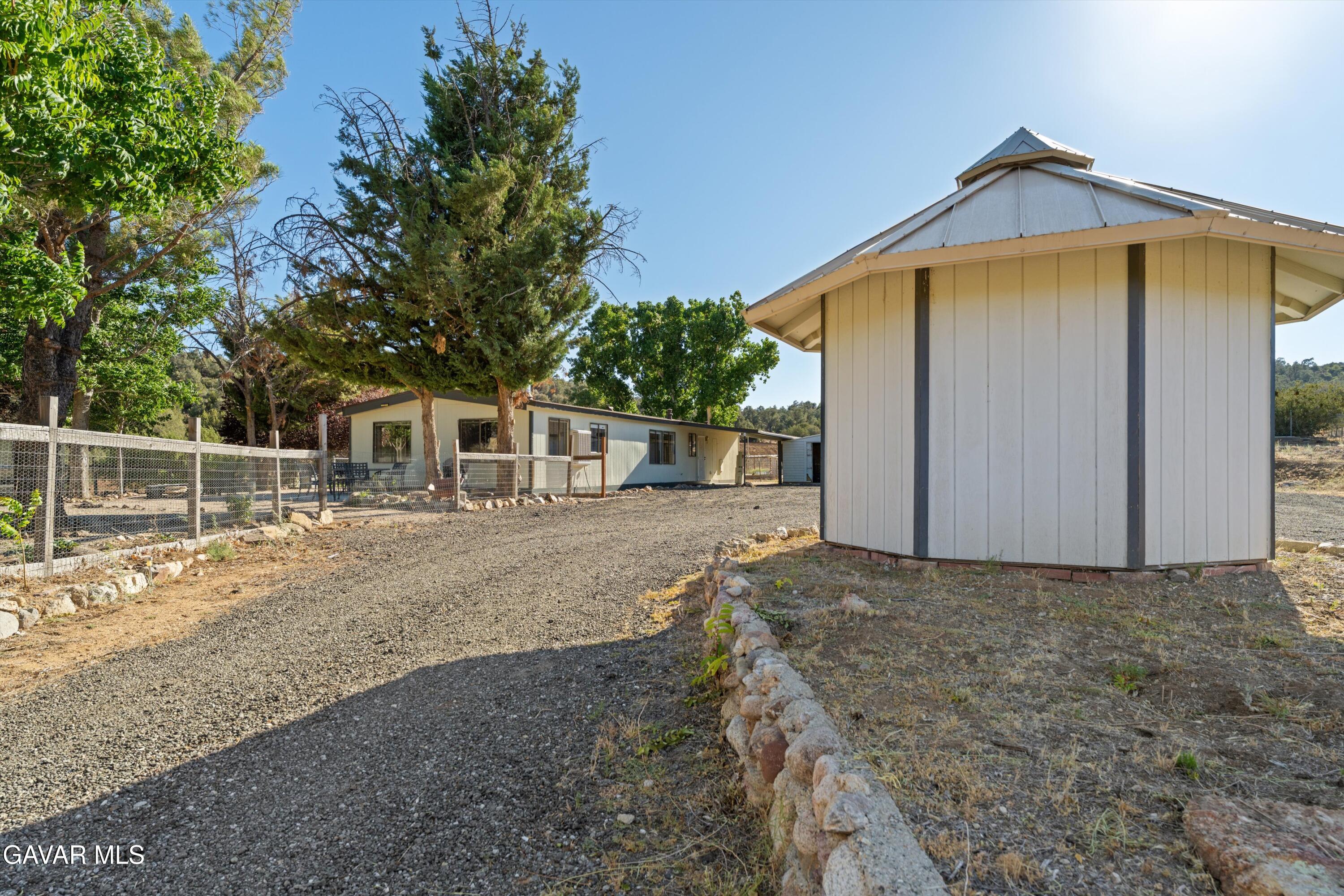 24977 Sand Canyon Road Tehachapi, CA 93561 - Photo 7 of 39 07-JYP09895