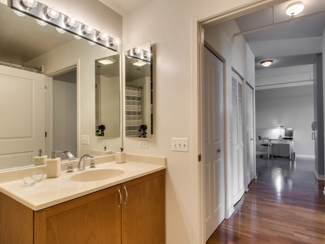 511 West Division Street, Unit 508 Chicago, IL 60610 - Photo 13 of 15