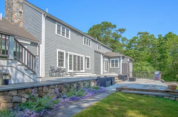 $2,900,000 | 63 Bayes Hill Road, Oak Bluffs, MA 02557