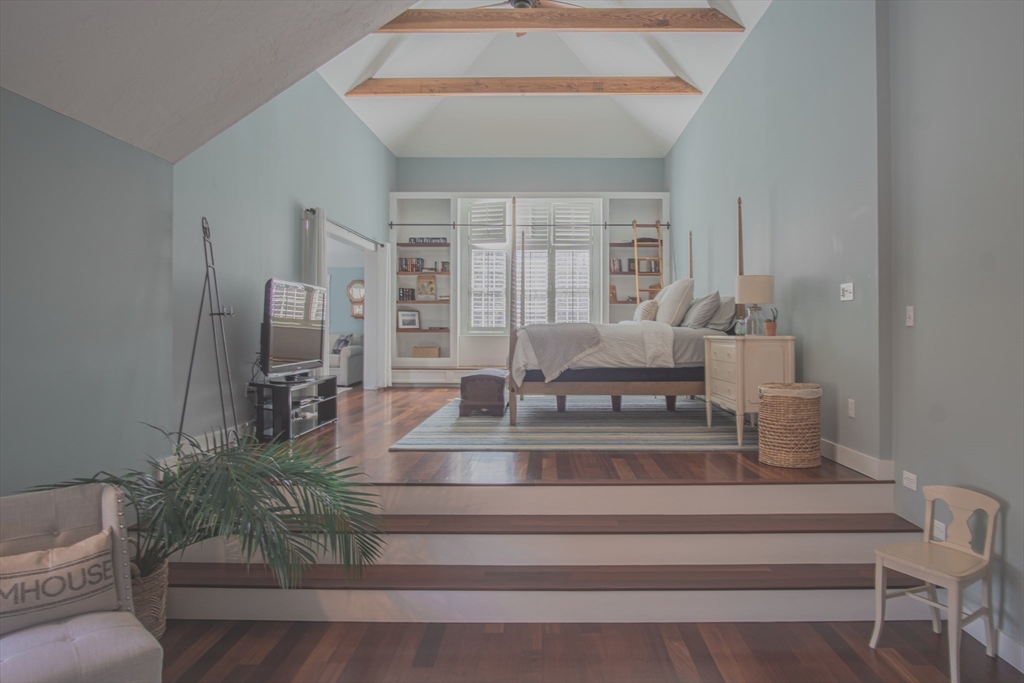 63 Bayes Hill Road Oak Bluffs, MA 02557 - Photo 14 of 32