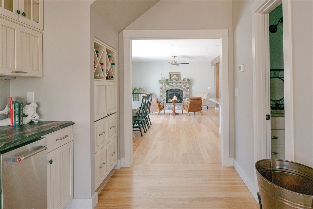 63 Bayes Hill Road Oak Bluffs, MA 02557 - Photo 17 of 32