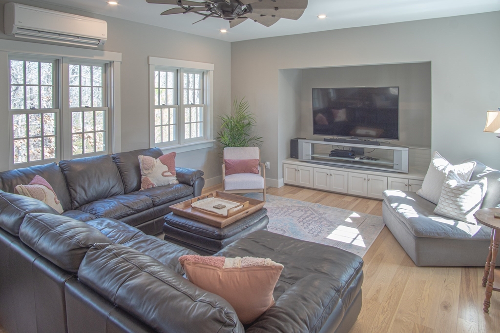 63 Bayes Hill Road Oak Bluffs, MA 02557 - Photo 21 of 32