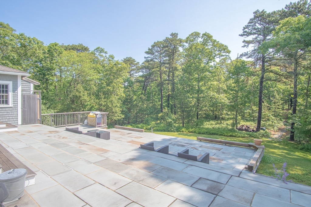 63 Bayes Hill Road Oak Bluffs, MA 02557 - Photo 5 of 32