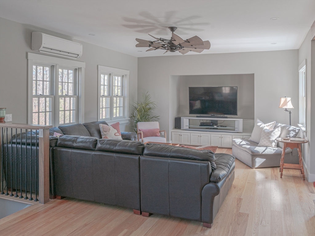 63 Bayes Hill Road Oak Bluffs, MA 02557 - Photo 10 of 32