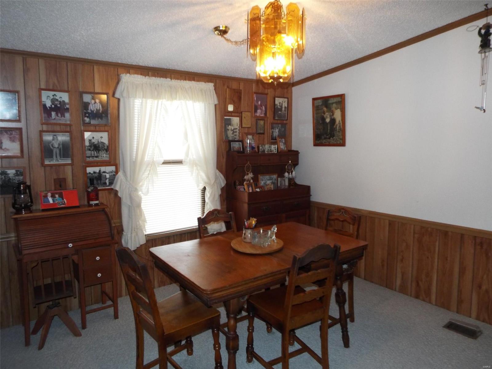 11033 Midgley Neiss Road Trenton, IL 62293 - Photo 3 of 30