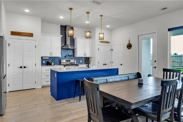 $465,000 | 113 John Russell Drive, Portland, TX 78374