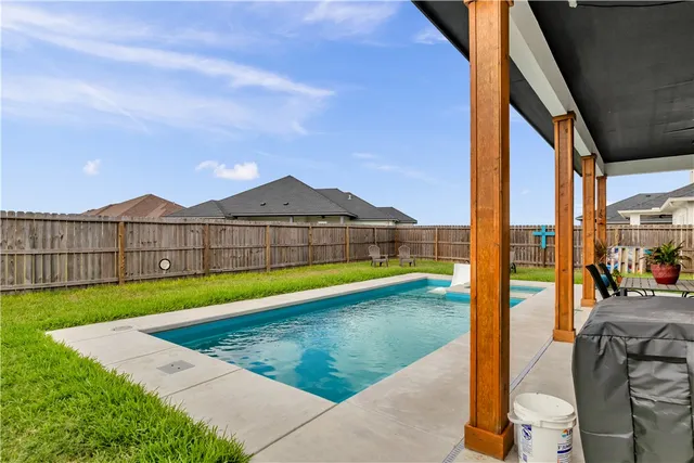 $465,000 | 113 John Russell Drive, Portland, TX 78374