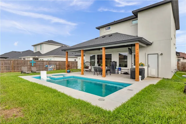 $465,000 | 113 John Russell Drive, Portland, TX 78374