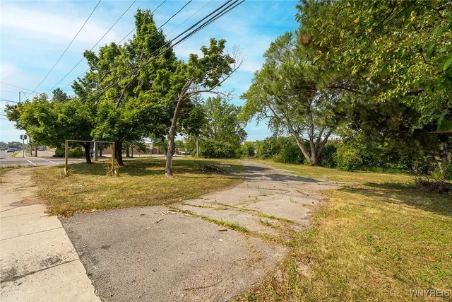 $800,000 | 220 Meyer Road, Amherst, NY 14226