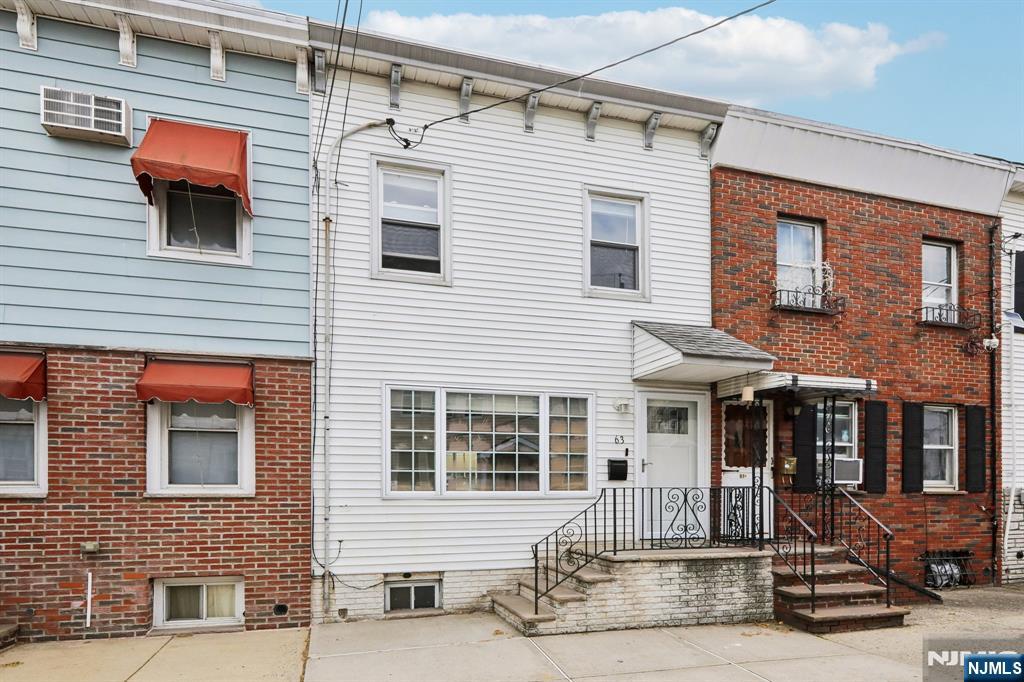 63 Garrison Street Newark, NJ 07105 - Photo 3 of 40