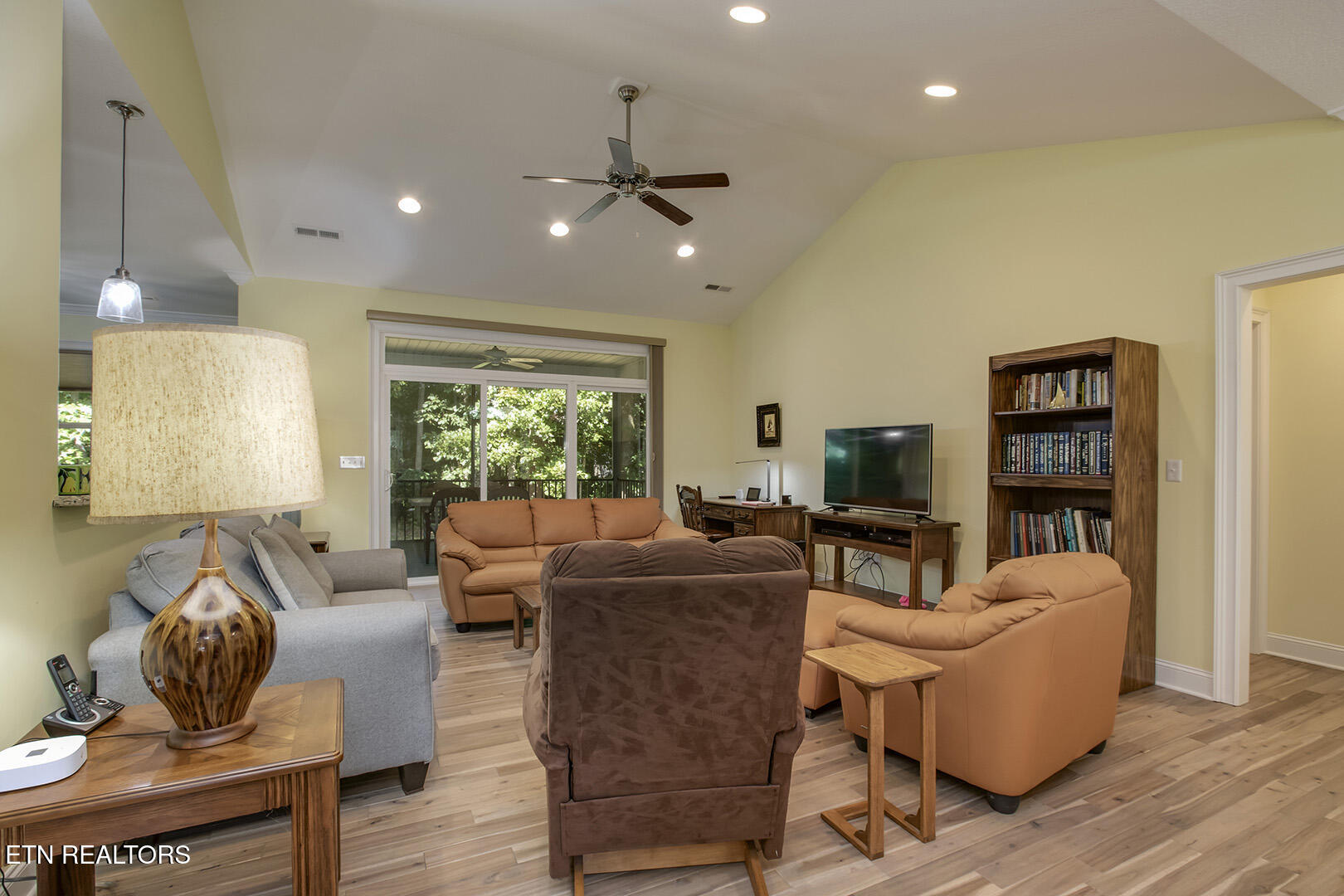 401 Tanasi Way Loudon, TN 37774 - Photo 8 of 44 08_401 Tanasi Way_Living02