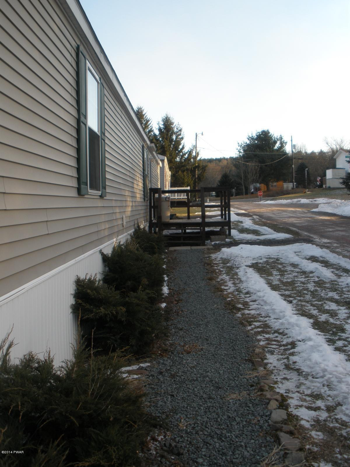 8 Warrings Road Honesdale, PA 18431 - Photo 2 of 18