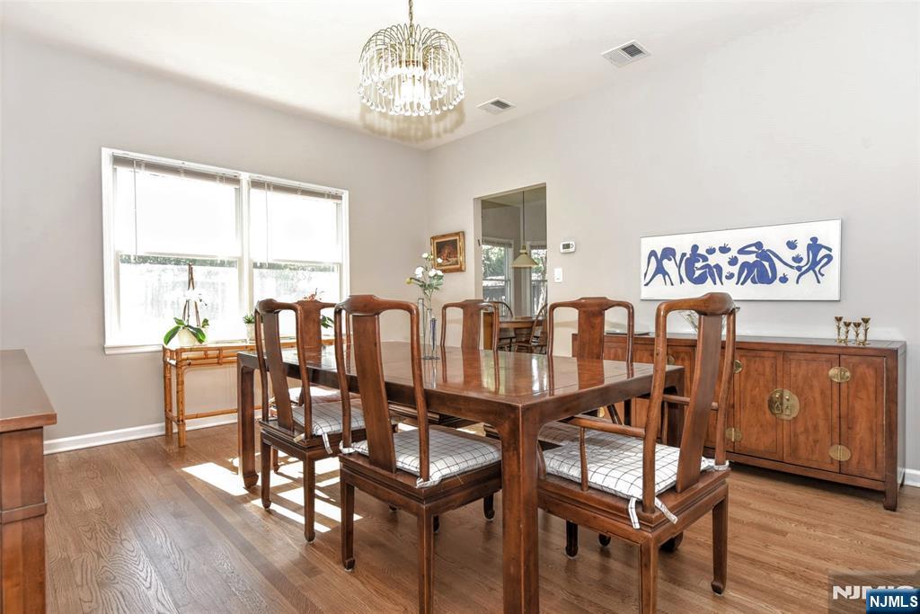 540 Burlington Street Paramus, NJ 07652 - Photo 7 of 34