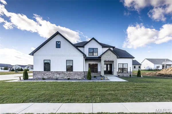 $739,900 | 7123 Savannah Drive, Glen Carbon, IL 62034