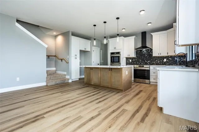 $739,900 | 7123 Savannah Drive, Glen Carbon, IL 62034