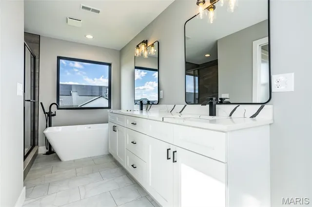 $739,900 | 7123 Savannah Drive, Glen Carbon, IL 62034