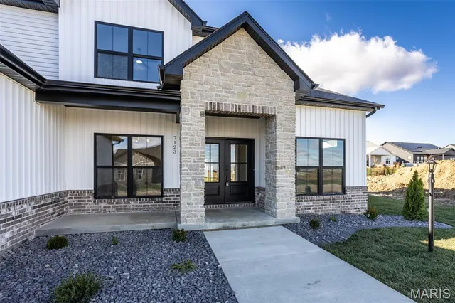 $739,900 | 7123 Savannah Drive, Glen Carbon, IL 62034
