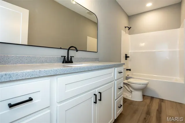 $739,900 | 7123 Savannah Drive, Glen Carbon, IL 62034