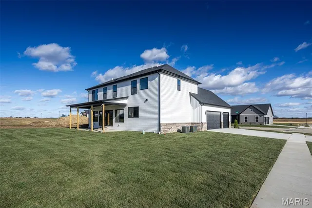 $739,900 | 7123 Savannah Drive, Glen Carbon, IL 62034