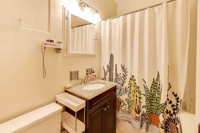 $279,000 | 2016 Sherman Avenue, Unit 1E, Evanston, IL 60201