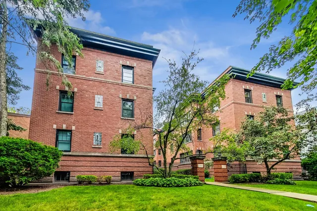 $279,000 | 2016 Sherman Avenue, Unit 1E, Evanston, IL 60201