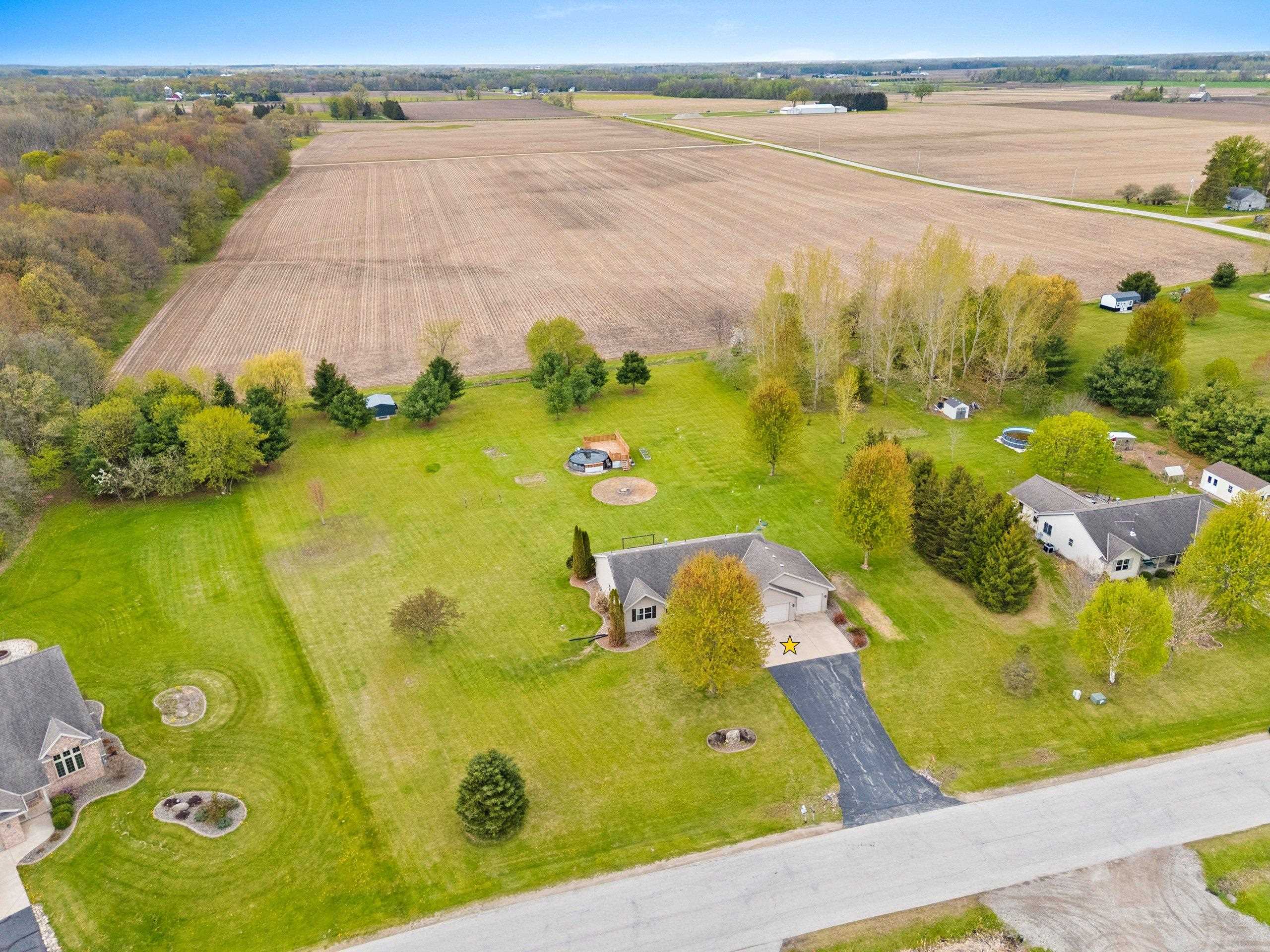 334 Falcon Circle Pulaski, WI 54162 - Photo 41 of 51