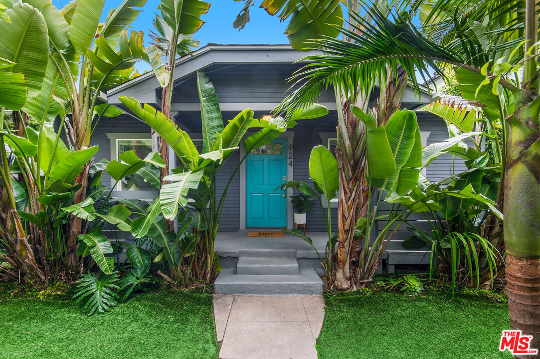 924 Superba Avenue Venice, CA 90291 - Photo 2 of 42