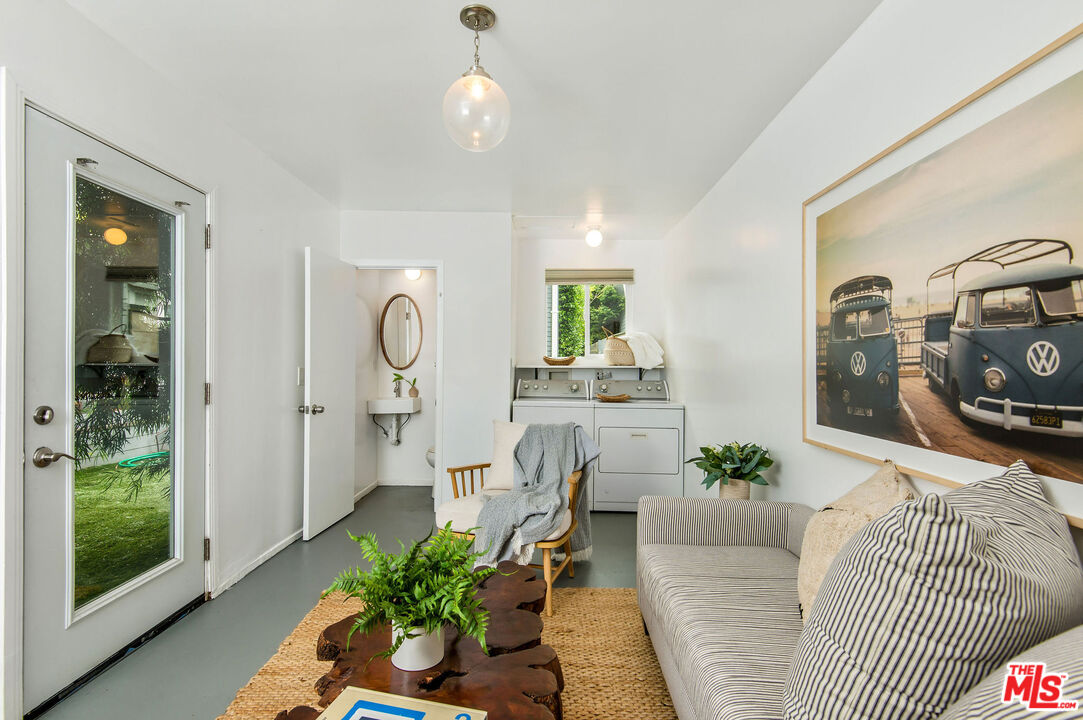 924 Superba Avenue Venice, CA 90291 - Photo 36 of 42