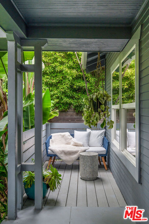 924 Superba Avenue Venice, CA 90291 - Photo 4 of 42