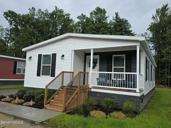 $189,900 | 395 Cheshire Road, Unit 113, Pittsfield, MA 01201