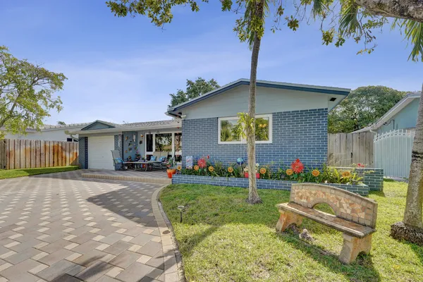 $675,000 | 1921 North 49th Avenue, Hollywood, FL 33021