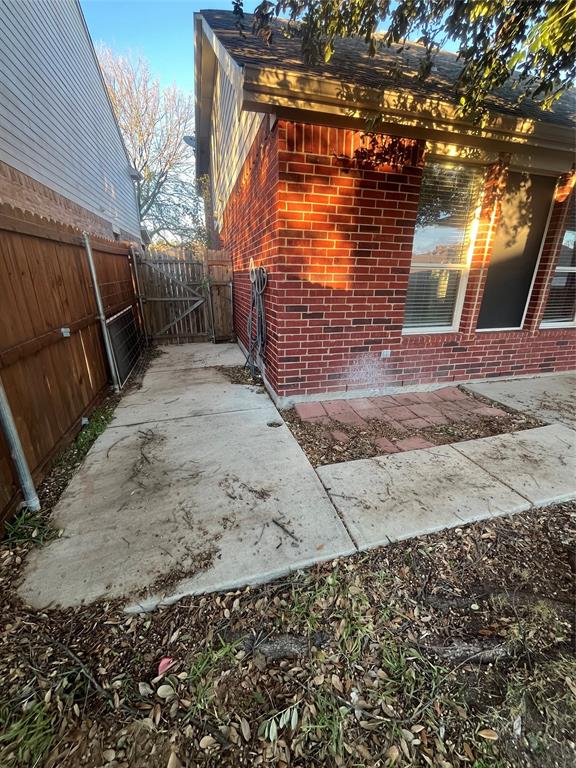 10617 Highland Ridge Road Fort Worth, TX 76108 - Photo 4 of 39