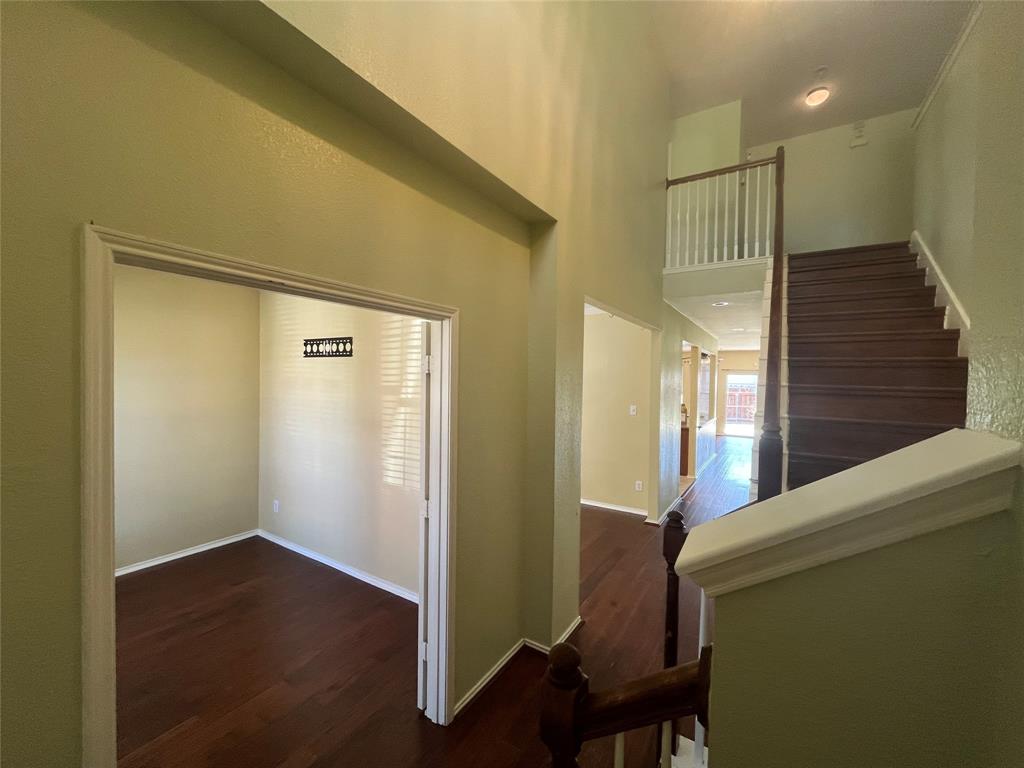 10617 Highland Ridge Road Fort Worth, TX 76108 - Photo 8 of 39