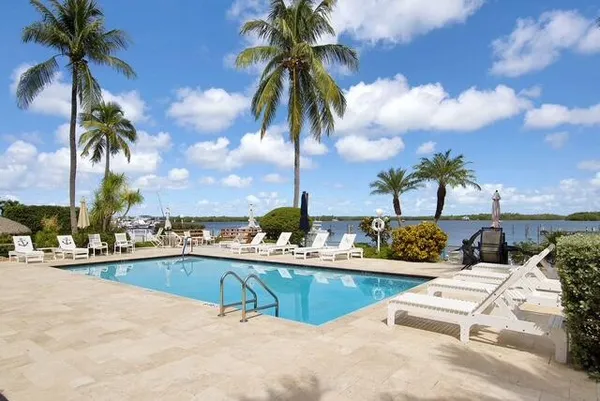 $3,600 | 200 Harborview Drive, Unit 104, Tavernier, FL 33070