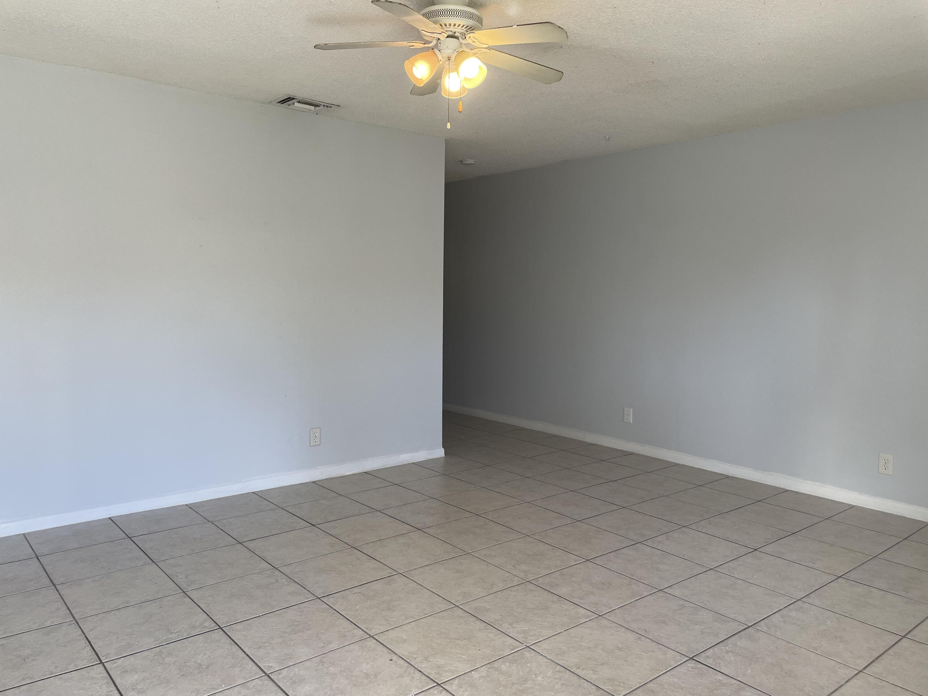 4899 Badger Road, Unit 4899 West Palm Beach, FL 33417 - Photo 2 of 10 Living Room