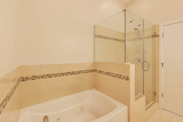 $750,000 | 1600 North Marshfield Avenue, Unit 403, Chicago, IL 60622