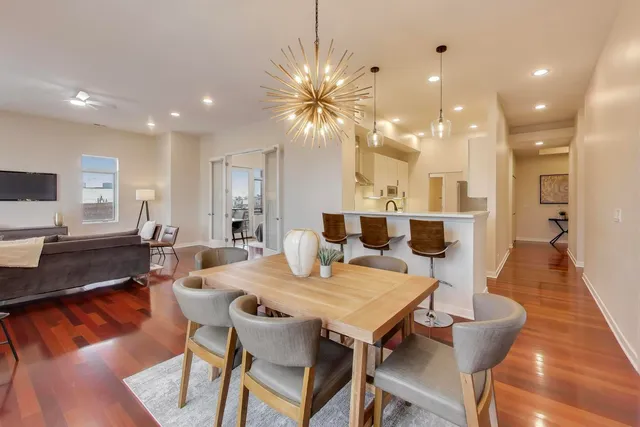 $750,000 | 1600 North Marshfield Avenue, Unit 403, Chicago, IL 60622