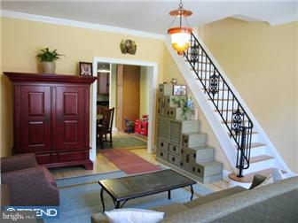 7205 Howard Terrace Philadelphia, PA 19119 - Photo 2 of 12 Living Room