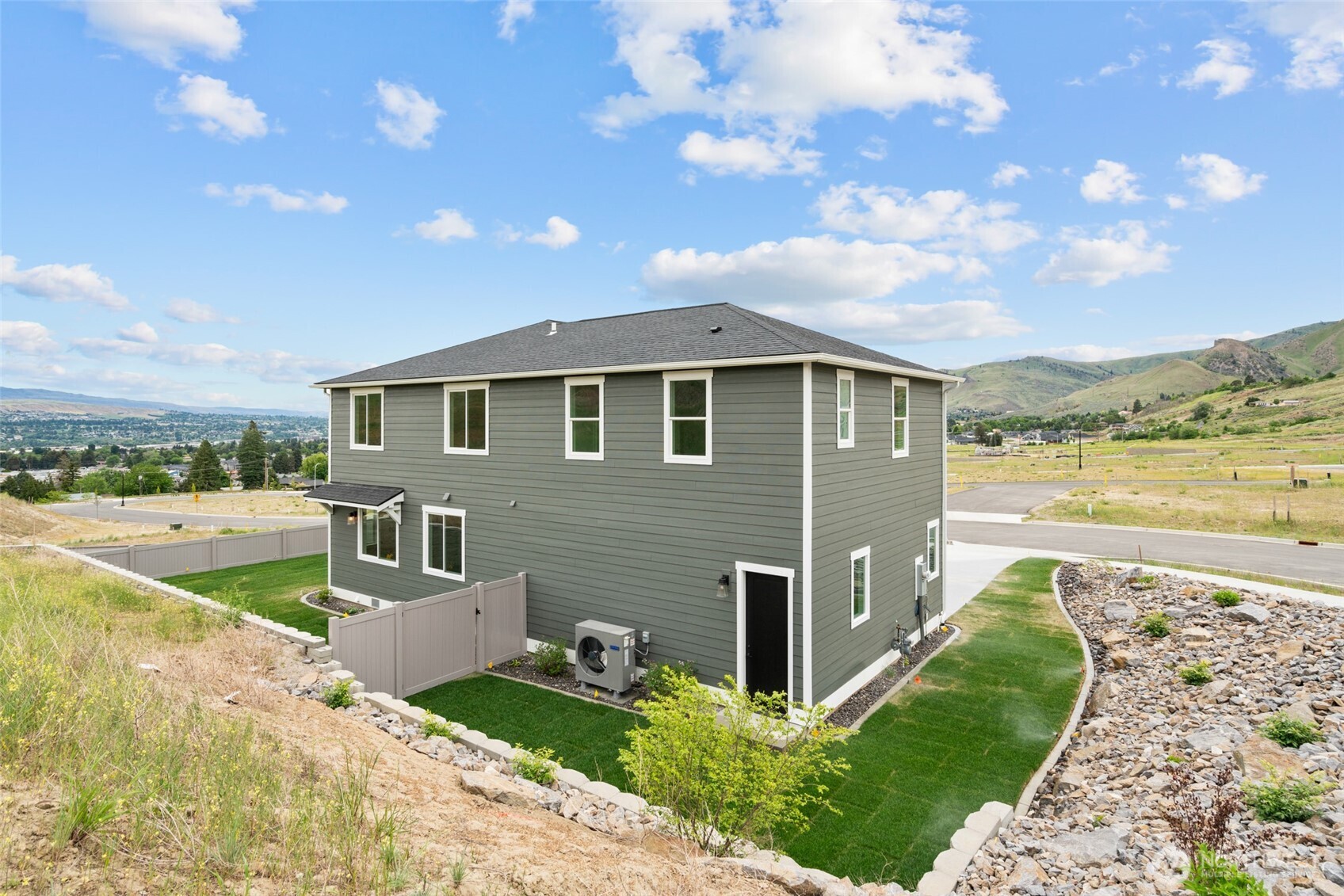 2152 Ridgefield Way Wenatchee, WA 98801 - Photo 37 of 38 Gallery Image 37